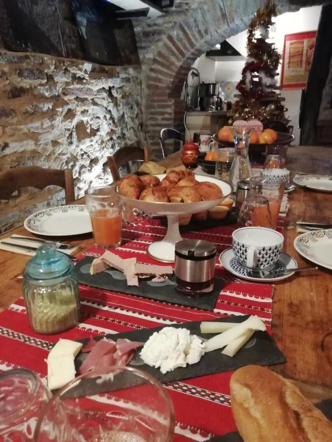 La Lauze Et L'Anguille Acomodação com café da manhã Gaillac Exterior foto