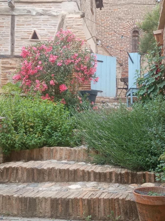 La Lauze Et L'Anguille Acomodação com café da manhã Gaillac Exterior foto